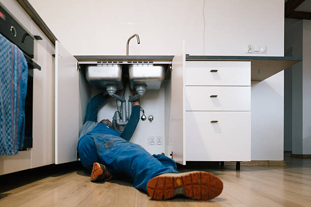 Professional Pipe Repair technician working in Dunkirk, MD